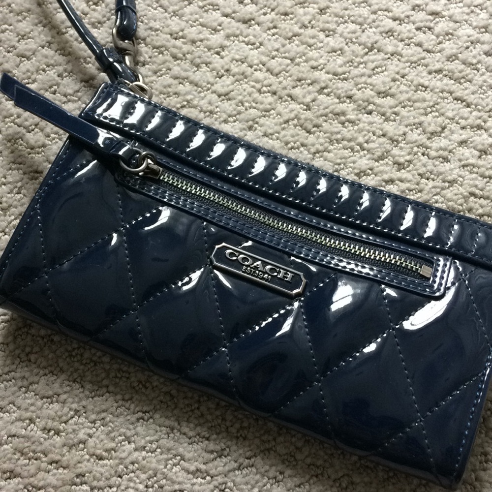 Coach wristlet wallet
